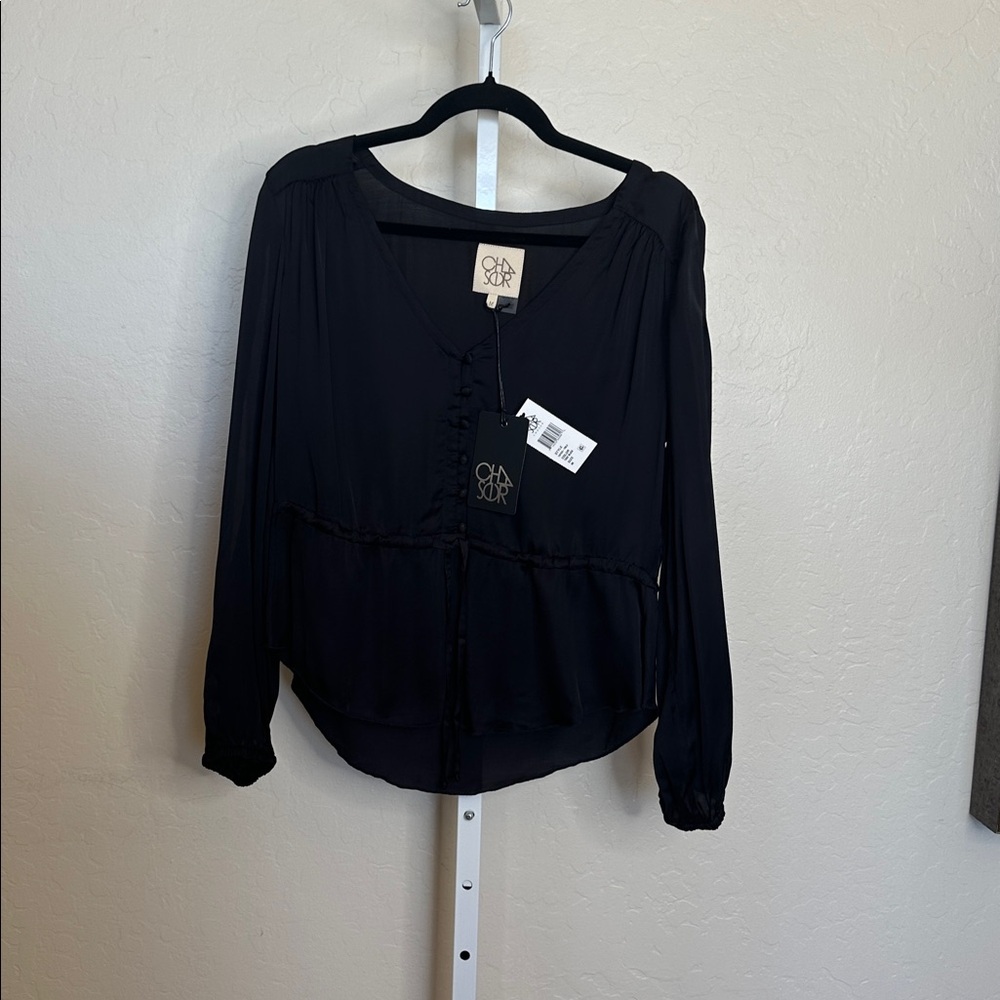 NWT Chaser med black silky feel blouse with slit on sleeves